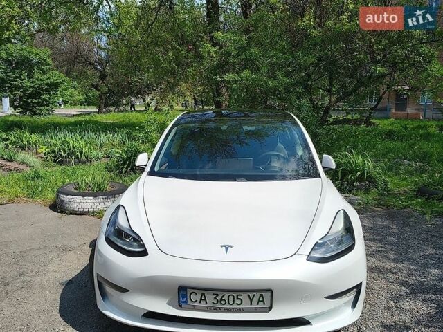 Белый Тесла Модель 3, объемом двигателя 0 л и пробегом 64 тыс. км за 18500 $, фото 11 на Automoto.ua