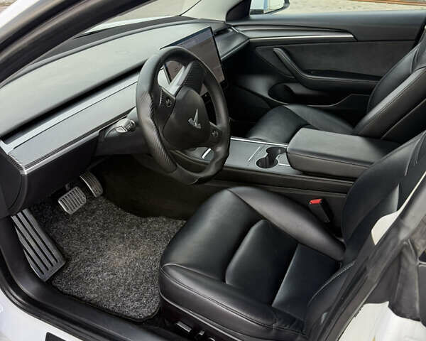 Білий Тесла Модель 3, об'ємом двигуна 0 л та пробігом 79 тис. км за 19200 $, фото 7 на Automoto.ua