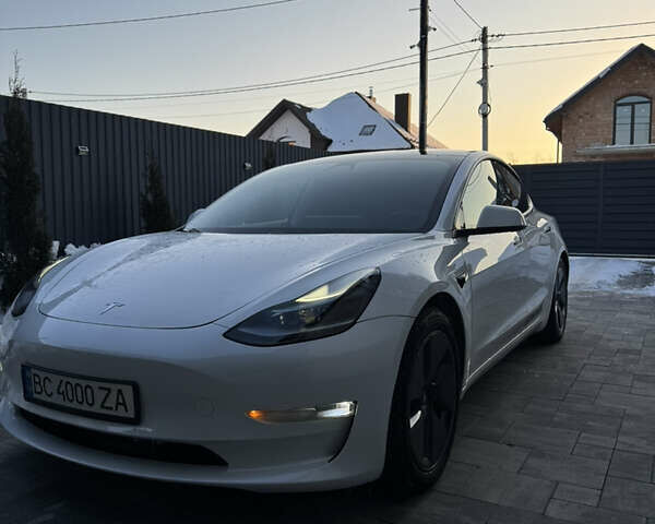 Белый Тесла Модель 3, объемом двигателя 0 л и пробегом 53 тыс. км за 21500 $, фото 6 на Automoto.ua