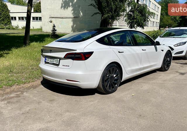 Білий Тесла Модель 3, об'ємом двигуна 0 л та пробігом 49 тис. км за 27999 $, фото 2 на Automoto.ua