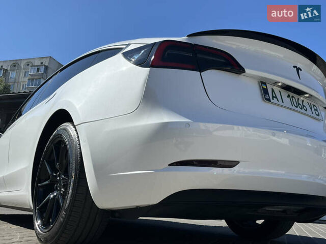 Білий Тесла Модель 3, об'ємом двигуна 0 л та пробігом 39 тис. км за 18500 $, фото 10 на Automoto.ua
