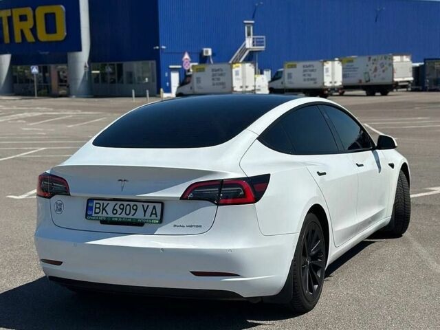 Белый Тесла Модель 3, объемом двигателя 0 л и пробегом 115 тыс. км за 21000 $, фото 2 на Automoto.ua