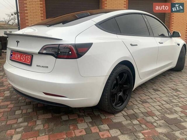 Белый Тесла Модель 3, объемом двигателя 0 л и пробегом 134 тыс. км за 19500 $, фото 7 на Automoto.ua