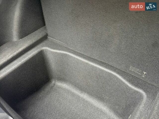 Білий Тесла Модель 3, об'ємом двигуна 0 л та пробігом 75 тис. км за 16300 $, фото 9 на Automoto.ua