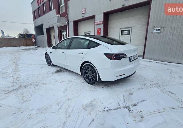 Белый Тесла Модель 3, объемом двигателя 0 л и пробегом 64 тыс. км за 22500 $, фото 5 на Automoto.ua