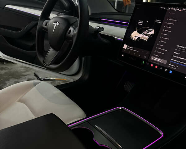 Тесла Модель 3 2021 у Львові на Automoto.ua Білий Тесла Модель 3, об'ємом двигуна 0 л та пробігом 109 тис. км за 25000 $, фото 12 на Automoto.ua