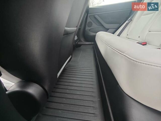 Белый Тесла Модель 3, объемом двигателя 0 л и пробегом 39 тыс. км за 18100 $, фото 26 на Automoto.ua