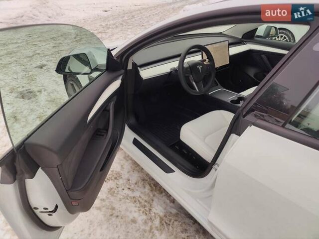 Белый Тесла Модель 3, объемом двигателя 0 л и пробегом 39 тыс. км за 18100 $, фото 28 на Automoto.ua