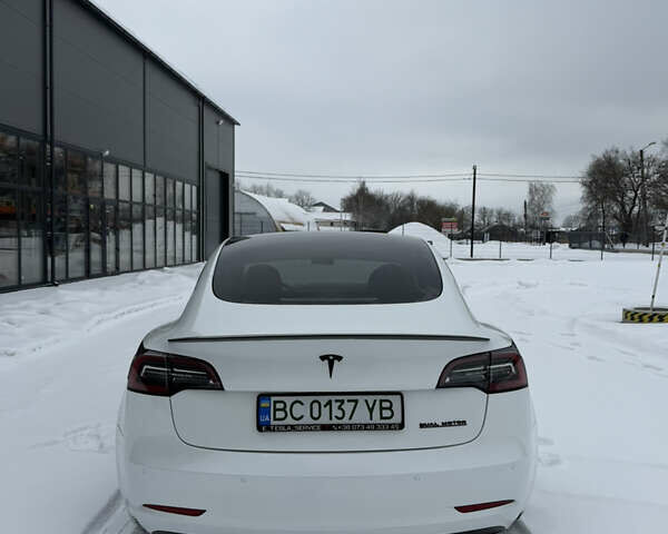 Белый Тесла Модель 3, объемом двигателя 0 л и пробегом 123 тыс. км за 23999 $, фото 7 на Automoto.ua
