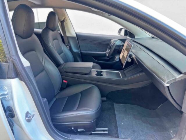 Білий Тесла Модель 3, об'ємом двигуна 0 л та пробігом 14 тис. км за 8200 $, фото 7 на Automoto.ua