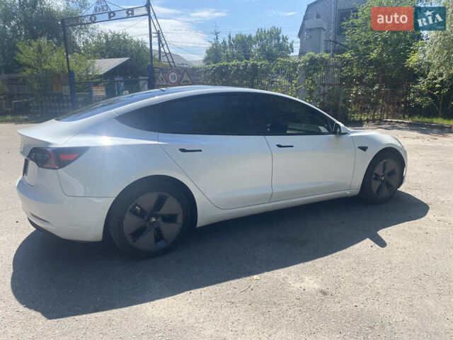 Білий Тесла Модель 3, об'ємом двигуна 0 л та пробігом 44 тис. км за 19000 $, фото 5 на Automoto.ua