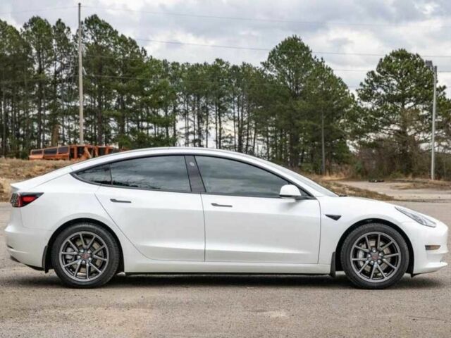 Белый Тесла Модель 3, объемом двигателя 0 л и пробегом 66 тыс. км за 14100 $, фото 5 на Automoto.ua