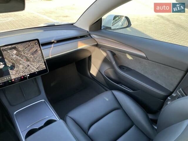 Белый Тесла Модель 3, объемом двигателя 0 л и пробегом 37 тыс. км за 22999 $, фото 25 на Automoto.ua