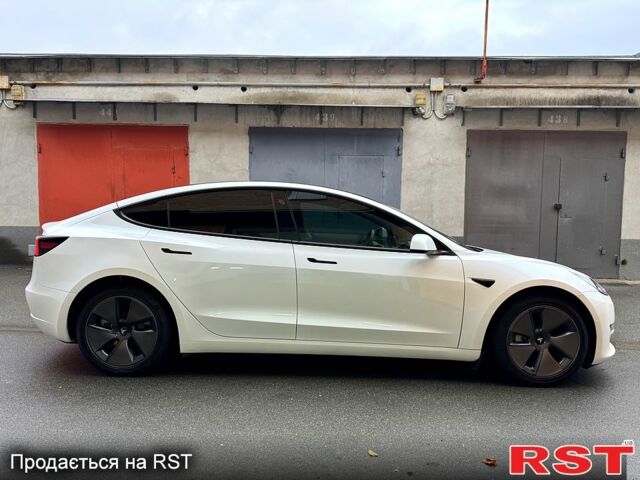 Білий Тесла Модель 3, об'ємом двигуна 0 л та пробігом 45 тис. км за 29000 $, фото 6 на Automoto.ua