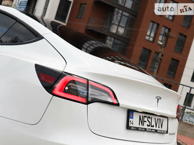 Белый Тесла Модель 3, объемом двигателя 0 л и пробегом 35 тыс. км за 21000 $, фото 13 на Automoto.ua