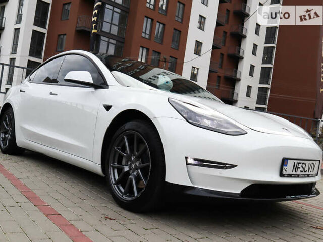 Белый Тесла Модель 3, объемом двигателя 0 л и пробегом 35 тыс. км за 21000 $, фото 48 на Automoto.ua