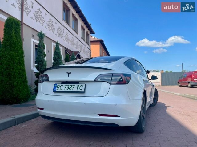 Белый Тесла Модель 3, объемом двигателя 0 л и пробегом 85 тыс. км за 18300 $, фото 5 на Automoto.ua