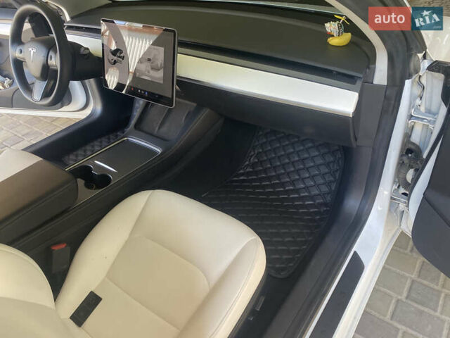 Білий Тесла Модель 3, об'ємом двигуна 0 л та пробігом 44 тис. км за 18500 $, фото 14 на Automoto.ua