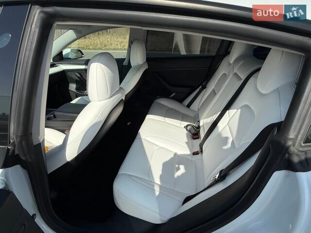 Белый Тесла Модель 3, объемом двигателя 0 л и пробегом 100 тыс. км за 19000 $, фото 12 на Automoto.ua