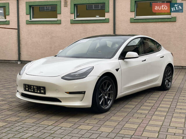 Белый Тесла Модель 3, объемом двигателя 0 л и пробегом 34 тыс. км за 18000 $, фото 6 на Automoto.ua