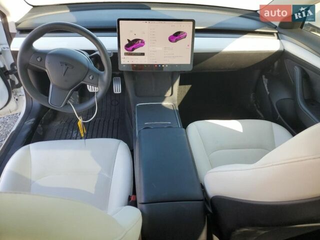 Белый Тесла Модель 3, объемом двигателя 0 л и пробегом 69 тыс. км за 5900 $, фото 7 на Automoto.ua