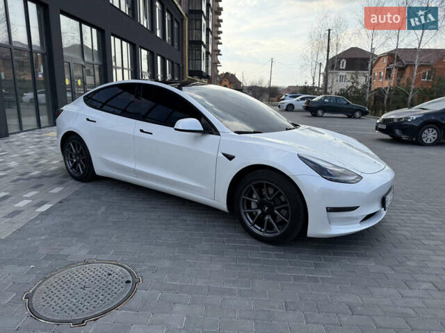 Белый Тесла Модель 3, объемом двигателя 0 л и пробегом 37 тыс. км за 19999 $, фото 67 на Automoto.ua
