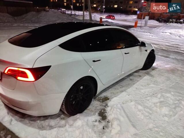 Белый Тесла Модель 3, объемом двигателя 0 л и пробегом 72 тыс. км за 22000 $, фото 3 на Automoto.ua