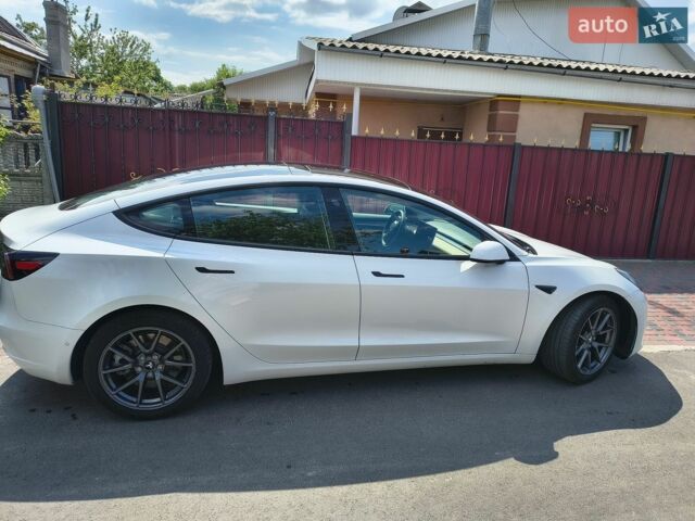Белый Тесла Модель 3, объемом двигателя 0 л и пробегом 67 тыс. км за 19500 $, фото 21 на Automoto.ua