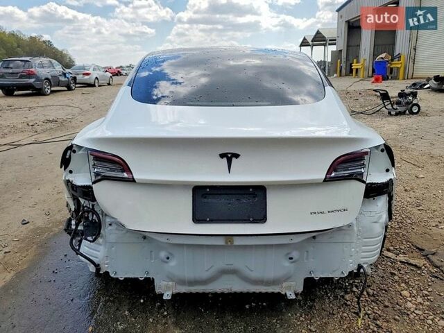 Белый Тесла Модель 3, объемом двигателя 0 л и пробегом 78 тыс. км за 6500 $, фото 5 на Automoto.ua