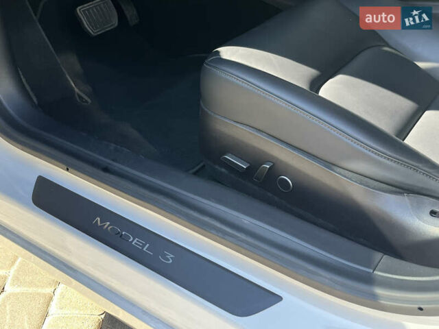 Белый Тесла Модель 3, объемом двигателя 0 л и пробегом 39 тыс. км за 21100 $, фото 36 на Automoto.ua