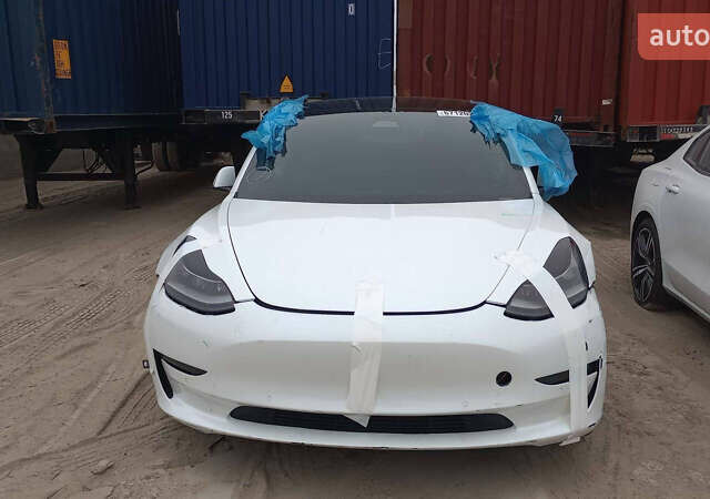 Белый Тесла Модель 3, объемом двигателя 0 л и пробегом 60 тыс. км за 19000 $, фото 19 на Automoto.ua