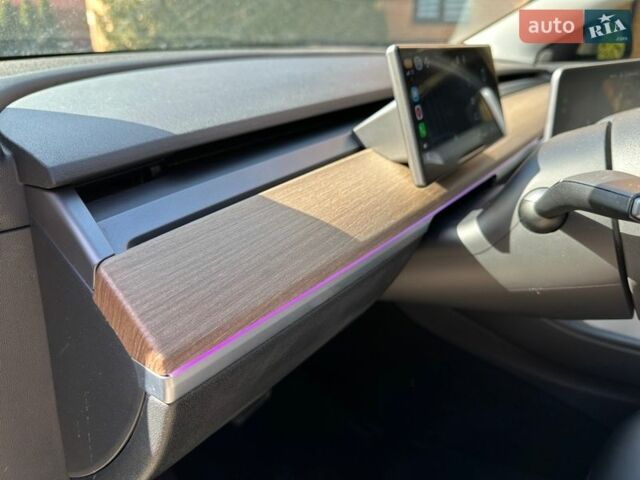 Білий Тесла Модель 3, об'ємом двигуна 0 л та пробігом 112 тис. км за 21500 $, фото 14 на Automoto.ua