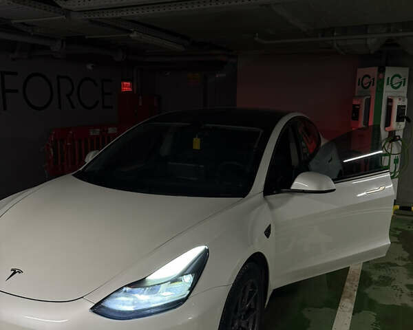 Белый Тесла Модель 3, объемом двигателя 0 л и пробегом 84 тыс. км за 19500 $, фото 23 на Automoto.ua