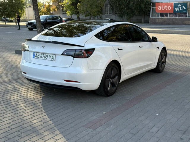 Білий Тесла Модель 3, об'ємом двигуна 0 л та пробігом 188 тис. км за 16500 $, фото 7 на Automoto.ua