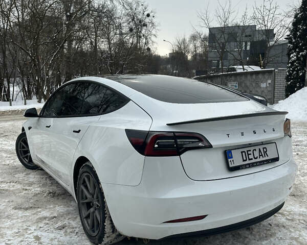 Белый Тесла Модель 3, объемом двигателя 0 л и пробегом 96 тыс. км за 19000 $, фото 4 на Automoto.ua