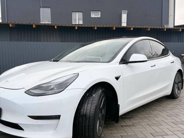 Білий Тесла Модель 3, об'ємом двигуна 0 л та пробігом 102 тис. км за 16700 $, фото 5 на Automoto.ua
