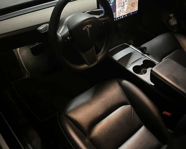 Белый Тесла Модель 3, объемом двигателя 0 л и пробегом 120 тыс. км за 22000 $, фото 2 на Automoto.ua