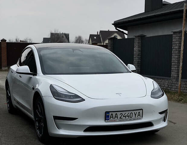 Білий Тесла Модель 3, об'ємом двигуна 0 л та пробігом 3 тис. км за 24000 $, фото 2 на Automoto.ua