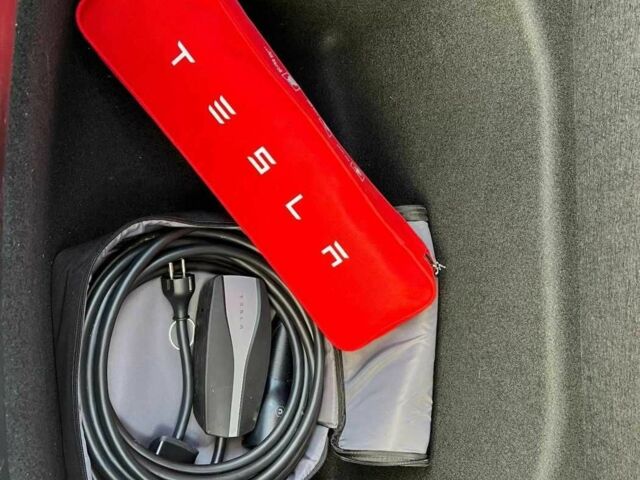 Белый Тесла Модель 3, объемом двигателя 0 л и пробегом 56 тыс. км за 12600 $, фото 1 на Automoto.ua