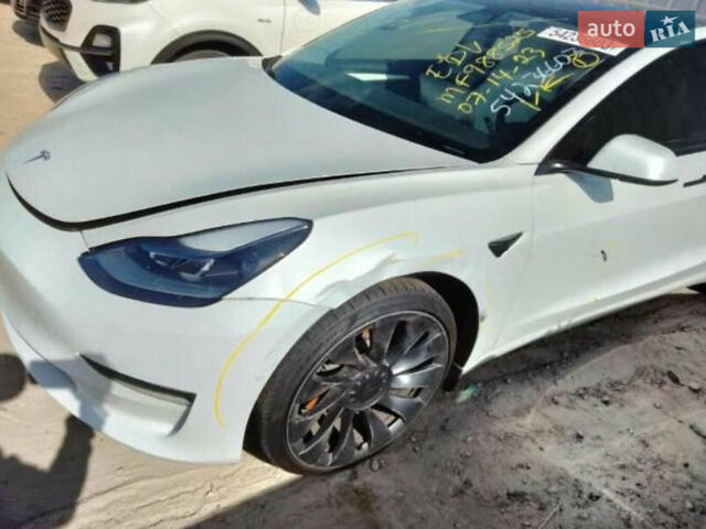 Білий Тесла Модель 3, об'ємом двигуна 0 л та пробігом 85 тис. км за 23999 $, фото 31 на Automoto.ua