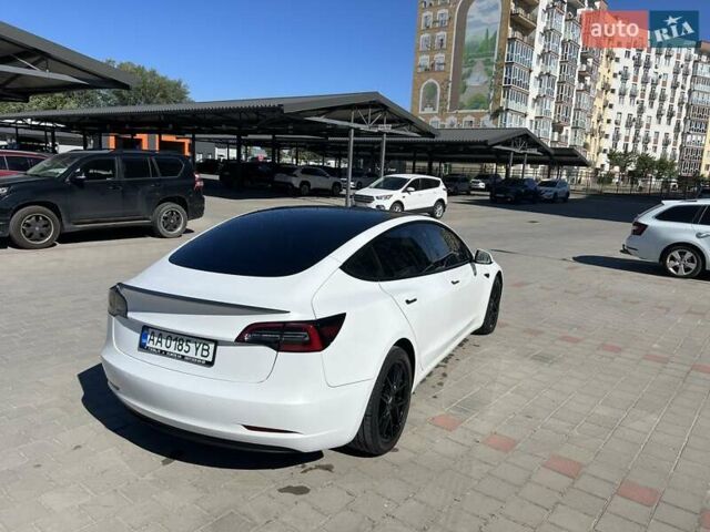Білий Тесла Модель 3, об'ємом двигуна 0 л та пробігом 68 тис. км за 25500 $, фото 22 на Automoto.ua