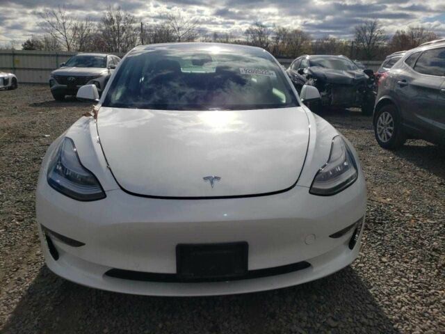 Білий Тесла Модель 3, об'ємом двигуна 0 л та пробігом 34 тис. км за 6000 $, фото 1 на Automoto.ua