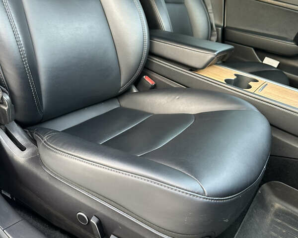 Білий Тесла Модель 3, об'ємом двигуна 0 л та пробігом 110 тис. км за 18900 $, фото 13 на Automoto.ua