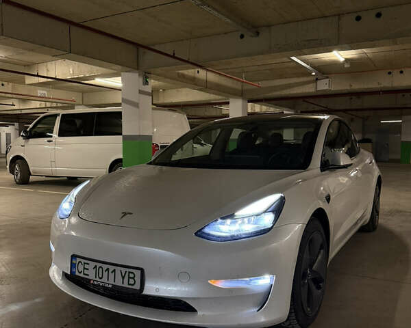 Білий Тесла Модель 3, об'ємом двигуна 0 л та пробігом 67 тис. км за 24500 $, фото 2 на Automoto.ua