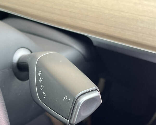 Белый Тесла Модель 3, объемом двигателя 0 л и пробегом 145 тыс. км за 20500 $, фото 15 на Automoto.ua