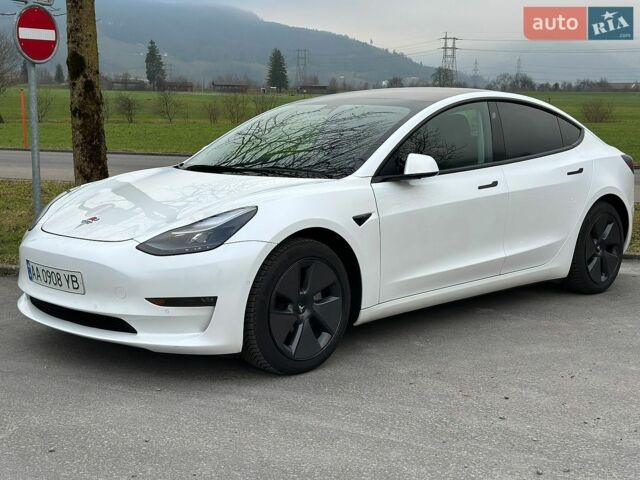 Білий Тесла Модель 3, об'ємом двигуна 0 л та пробігом 100 тис. км за 21000 $, фото 1 на Automoto.ua