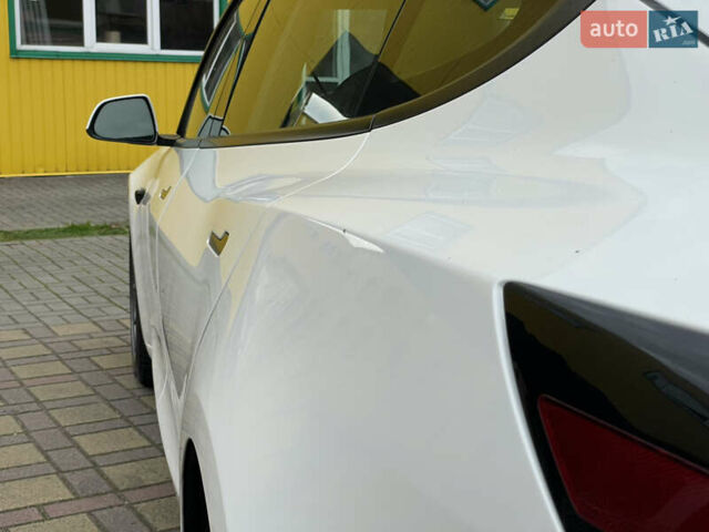 Белый Тесла Модель 3, объемом двигателя 0 л и пробегом 34 тыс. км за 18000 $, фото 51 на Automoto.ua