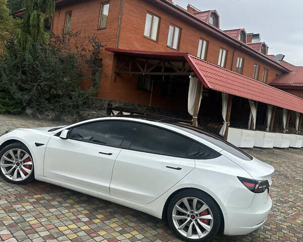 Білий Тесла Модель 3, об'ємом двигуна 0 л та пробігом 82 тис. км за 24000 $, фото 5 на Automoto.ua