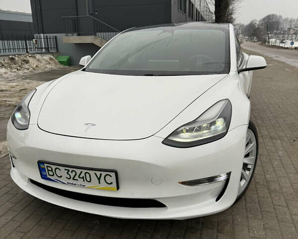 Білий Тесла Модель 3, об'ємом двигуна 0 л та пробігом 115 тис. км за 19999 $, фото 2 на Automoto.ua