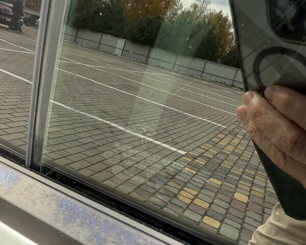 Белый Тесла Модель 3, объемом двигателя 0 л и пробегом 98 тыс. км за 19000 $, фото 13 на Automoto.ua